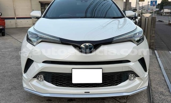 Acheter Occasion Voiture Toyota C-HR Blanc à Micoud, Micoud Acheter Occasion Voiture Toyota C-HR Blanc à Micoud, Micoud