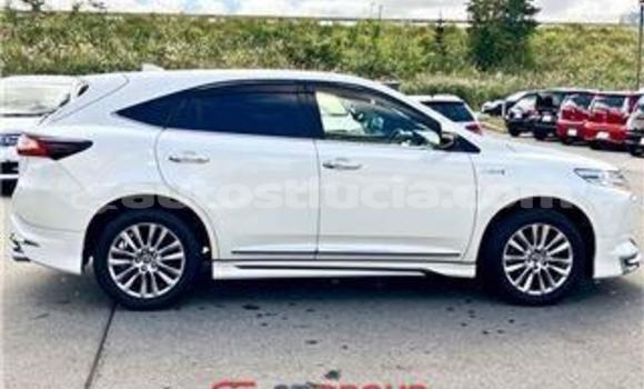 Acheter Import Voiture Toyota Harrier Blanc à Import - Dubai, Anse-la-Raye Acheter Import Voiture Toyota Harrier Blanc à Import - Dubai, Anse-la-Raye
