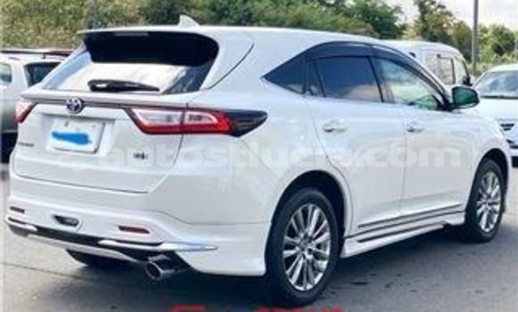 Acheter Import Voiture Toyota Harrier Blanc à Import - Dubai, Anse-la-Raye Acheter Import Voiture Toyota Harrier Blanc à Import - Dubai, Anse-la-Raye