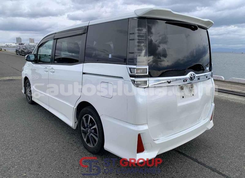 Big with watermark toyota voxy anse la raye import dubai 4746
