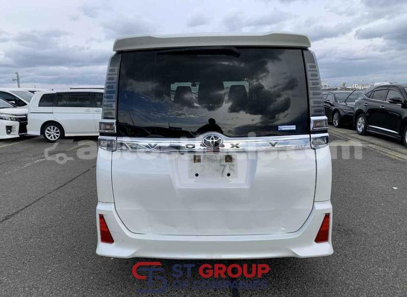 Big with watermark toyota voxy anse la raye import dubai 4746