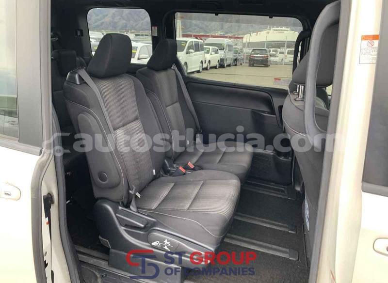 Big with watermark toyota voxy anse la raye import dubai 4746