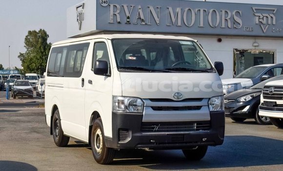 Acheter Import Voiture Toyota Hiace Blanc à Import - Dubai, Anse-la-Raye Acheter Import Voiture Toyota Hiace Blanc à Import - Dubai, Anse-la-Raye