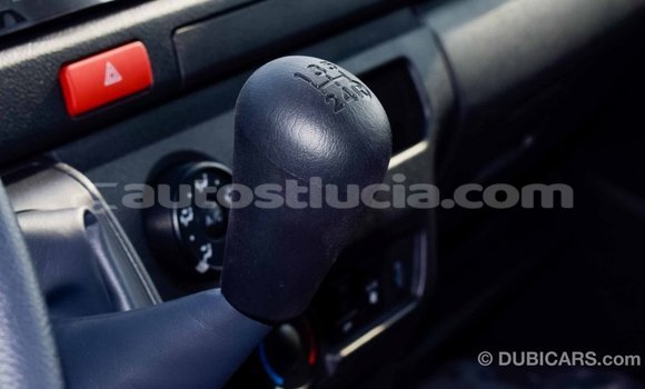 Acheter Import Voiture Toyota Hiace Blanc à Import - Dubai, Anse-la-Raye Acheter Import Voiture Toyota Hiace Blanc à Import - Dubai, Anse-la-Raye