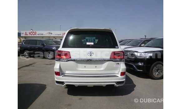 Buy Import Toyota Land Cruiser White Car in Import - Dubai in Anse-la-Raye Buy Import Toyota Land Cruiser White Car in Import - Dubai in Anse-la-Raye
