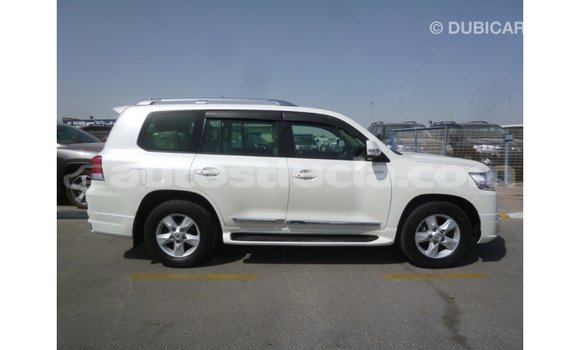 Buy Import Toyota Land Cruiser White Car in Import - Dubai in Anse-la-Raye Buy Import Toyota Land Cruiser White Car in Import - Dubai in Anse-la-Raye
