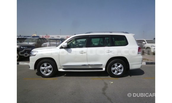 Buy Import Toyota Land Cruiser White Car in Import - Dubai in Anse-la-Raye Buy Import Toyota Land Cruiser White Car in Import - Dubai in Anse-la-Raye