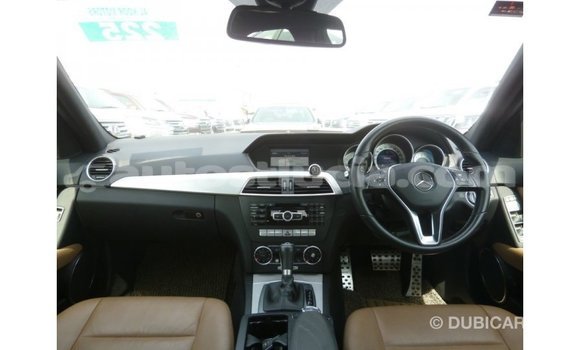 Buy Import Mercedes-Benz 190 (W201) Black Car in Import - Dubai in Anse-la-Raye Buy Import Mercedes-Benz 190 (W201) Black Car in Import - Dubai in Anse-la-Raye