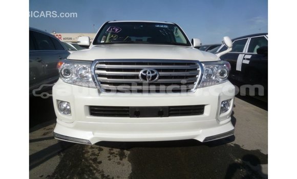 Buy Import Toyota Land Cruiser White Car in Import - Dubai in Anse-la-Raye Buy Import Toyota Land Cruiser White Car in Import - Dubai in Anse-la-Raye