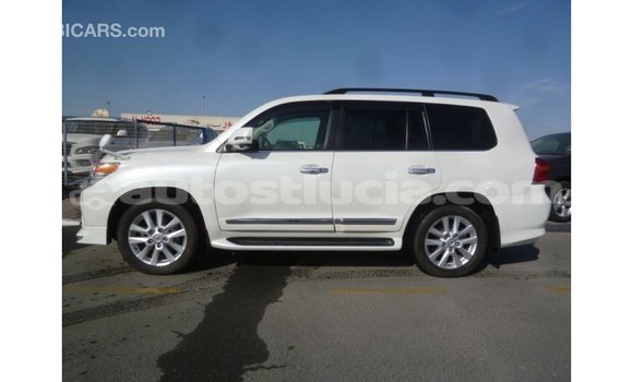 Buy Import Toyota Land Cruiser White Car in Import - Dubai in Anse-la-Raye Buy Import Toyota Land Cruiser White Car in Import - Dubai in Anse-la-Raye