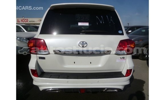 Buy Import Toyota Land Cruiser White Car in Import - Dubai in Anse-la-Raye Buy Import Toyota Land Cruiser White Car in Import - Dubai in Anse-la-Raye