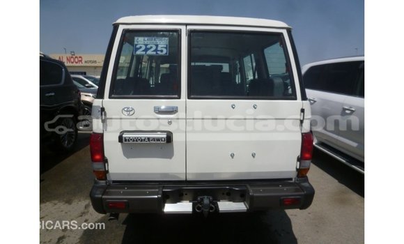 Buy Import Toyota Land Cruiser White Car in Import - Dubai in Anse-la-Raye Buy Import Toyota Land Cruiser White Car in Import - Dubai in Anse-la-Raye