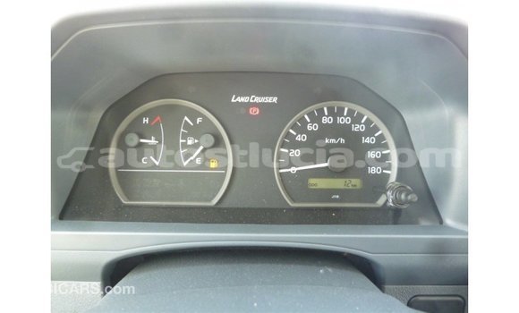 Buy Import Toyota Land Cruiser White Car in Import - Dubai in Anse-la-Raye Buy Import Toyota Land Cruiser White Car in Import - Dubai in Anse-la-Raye