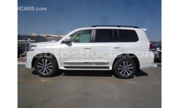 Acheter Import Voiture Toyota Land Cruiser Blanc à Import - Dubai, Anse-la-Raye Acheter Import Voiture Toyota Land Cruiser Blanc à Import - Dubai, Anse-la-Raye