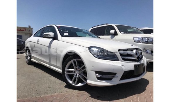 Buy Import Mercedes-Benz 190 (W201) White Car in Import - Dubai in Anse-la-Raye