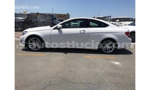 Buy Import Mercedes-Benz 190 (W201) White Car in Import - Dubai in Anse-la-Raye Buy Import Mercedes-Benz 190 (W201) White Car in Import - Dubai in Anse-la-Raye