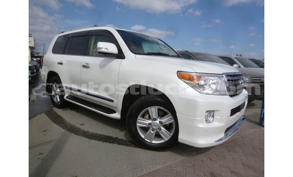 Buy Import Toyota Land Cruiser White Car in Import - Dubai in Anse-la-Raye Buy Import Toyota Land Cruiser White Car in Import - Dubai in Anse-la-Raye