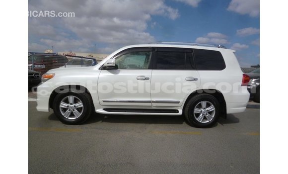 Buy Import Toyota Land Cruiser White Car in Import - Dubai in Anse-la-Raye Buy Import Toyota Land Cruiser White Car in Import - Dubai in Anse-la-Raye