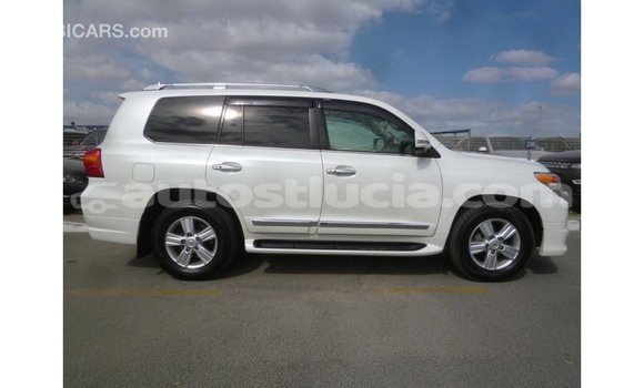 Buy Import Toyota Land Cruiser White Car in Import - Dubai in Anse-la-Raye Buy Import Toyota Land Cruiser White Car in Import - Dubai in Anse-la-Raye