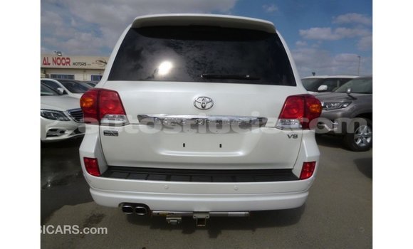 Buy Import Toyota Land Cruiser White Car in Import - Dubai in Anse-la-Raye Buy Import Toyota Land Cruiser White Car in Import - Dubai in Anse-la-Raye