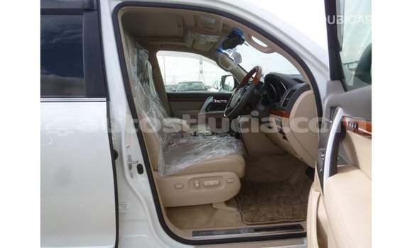 Buy Import Toyota Land Cruiser White Car in Import - Dubai in Anse-la-Raye Buy Import Toyota Land Cruiser White Car in Import - Dubai in Anse-la-Raye
