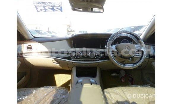 Buy Import Mercedes-Benz 190 (W201) White Car in Import - Dubai in Anse-la-Raye Buy Import Mercedes-Benz 190 (W201) White Car in Import - Dubai in Anse-la-Raye