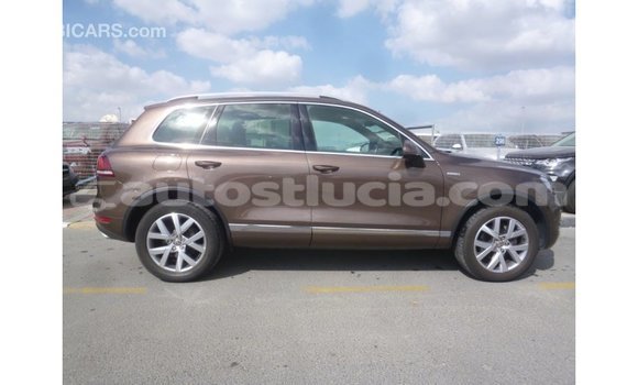 Acheter Import Voiture Volkswagen Touareg Marron à Import - Dubai, Anse-la-Raye Acheter Import Voiture Volkswagen Touareg Marron à Import - Dubai, Anse-la-Raye