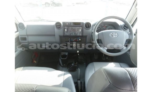 Buy Import Toyota Land Cruiser White Car in Import - Dubai in Anse-la-Raye Buy Import Toyota Land Cruiser White Car in Import - Dubai in Anse-la-Raye