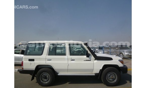 Buy Import Toyota Land Cruiser White Car in Import - Dubai in Anse-la-Raye Buy Import Toyota Land Cruiser White Car in Import - Dubai in Anse-la-Raye