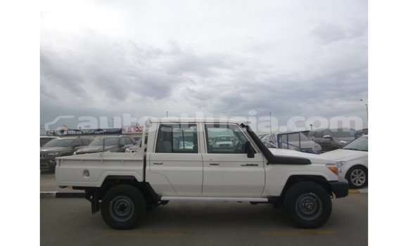 Buy Import Toyota Land Cruiser White Car in Import - Dubai in Anse-la-Raye Buy Import Toyota Land Cruiser White Car in Import - Dubai in Anse-la-Raye