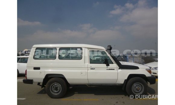 Buy Import Toyota Land Cruiser White Car in Import - Dubai in Anse-la-Raye Buy Import Toyota Land Cruiser White Car in Import - Dubai in Anse-la-Raye