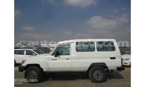 Buy Import Toyota Land Cruiser White Car in Import - Dubai in Anse-la-Raye Buy Import Toyota Land Cruiser White Car in Import - Dubai in Anse-la-Raye