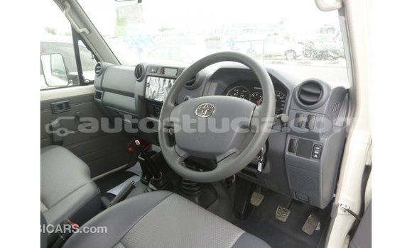 Buy Import Toyota Land Cruiser White Car in Import - Dubai in Anse-la-Raye Buy Import Toyota Land Cruiser White Car in Import - Dubai in Anse-la-Raye