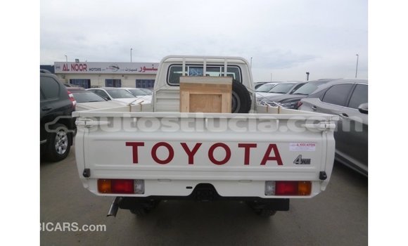 Buy Import Toyota Land Cruiser White Car in Import - Dubai in Anse-la-Raye Buy Import Toyota Land Cruiser White Car in Import - Dubai in Anse-la-Raye