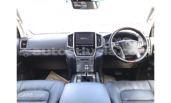 Buy Import Toyota Land Cruiser White Car in Import - Dubai in Anse-la-Raye Buy Import Toyota Land Cruiser White Car in Import - Dubai in Anse-la-Raye