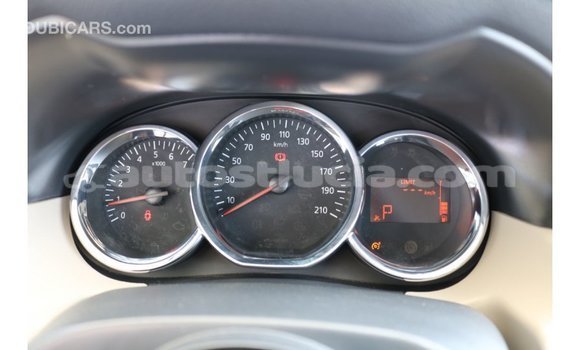 Acheter Import Voiture Renault Duster Blanc à Import - Dubai, Anse-la-Raye