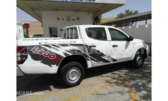 Buy Import Mitsubishi L200 White Car in Import - Dubai in Anse-la-Raye Buy Import Mitsubishi L200 White Car in Import - Dubai in Anse-la-Raye
