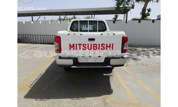 Buy Import Mitsubishi L200 White Car in Import - Dubai in Anse-la-Raye Buy Import Mitsubishi L200 White Car in Import - Dubai in Anse-la-Raye