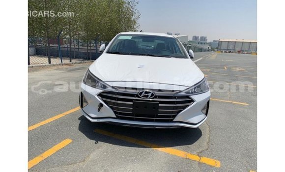 Acheter Import Voiture Hyundai Elantra Blanc à Import - Dubai, Anse-la-Raye Acheter Import Voiture Hyundai Elantra Blanc à Import - Dubai, Anse-la-Raye