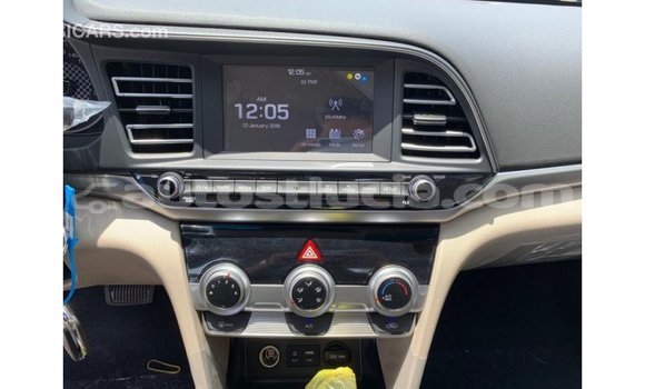 Acheter Import Voiture Hyundai Elantra Blanc à Import - Dubai, Anse-la-Raye Acheter Import Voiture Hyundai Elantra Blanc à Import - Dubai, Anse-la-Raye