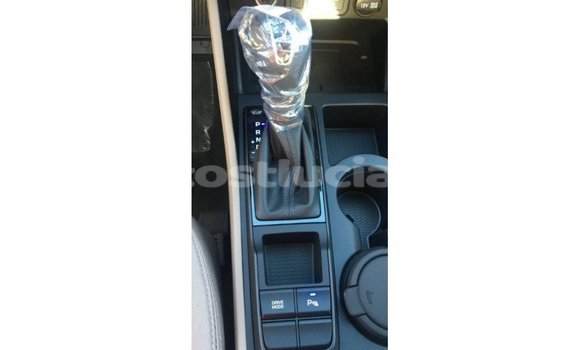 Buy Import Hyundai Tucson White Car in Import - Dubai in Anse-la-Raye Buy Import Hyundai Tucson White Car in Import - Dubai in Anse-la-Raye