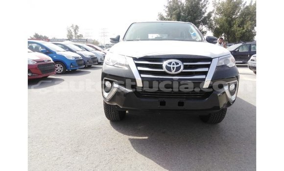 Acheter Import Voiture Toyota Fortuner Noir à Import - Dubai, Anse-la-Raye Acheter Import Voiture Toyota Fortuner Noir à Import - Dubai, Anse-la-Raye