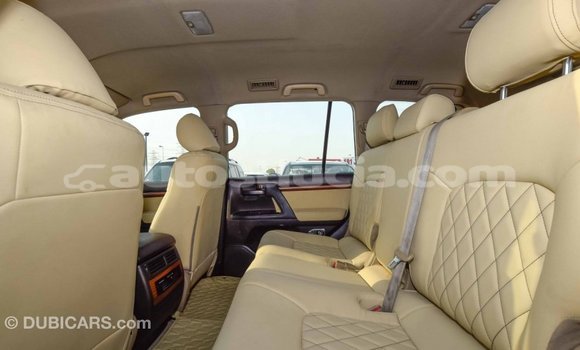 Buy Import Toyota Land Cruiser White Car in Import - Dubai in Anse-la-Raye Buy Import Toyota Land Cruiser White Car in Import - Dubai in Anse-la-Raye