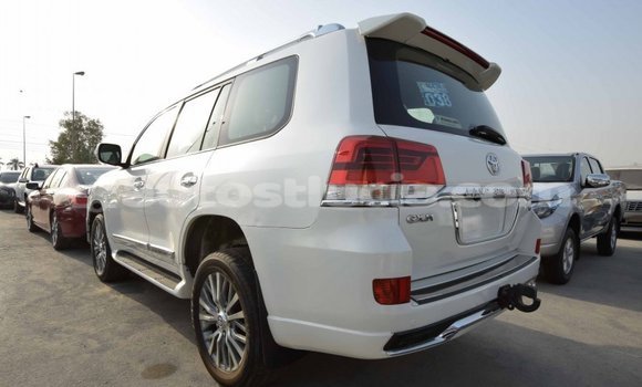 Buy Import Toyota Land Cruiser White Car in Import - Dubai in Anse-la-Raye Buy Import Toyota Land Cruiser White Car in Import - Dubai in Anse-la-Raye