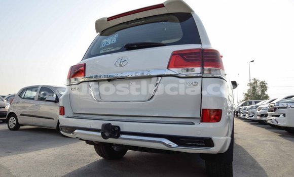 Buy Import Toyota Land Cruiser White Car in Import - Dubai in Anse-la-Raye Buy Import Toyota Land Cruiser White Car in Import - Dubai in Anse-la-Raye