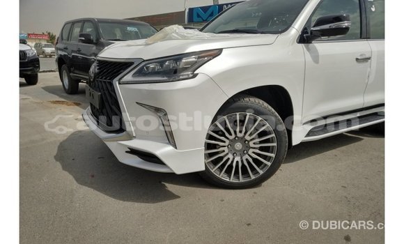 Acheter Import Voiture Lexus LX Blanc à Import - Dubai, Anse-la-Raye