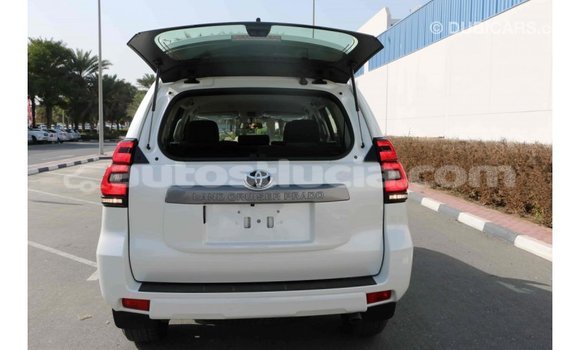 Acheter Import Voiture Toyota Prado Blanc à Import - Dubai, Anse-la-Raye Acheter Import Voiture Toyota Prado Blanc à Import - Dubai, Anse-la-Raye