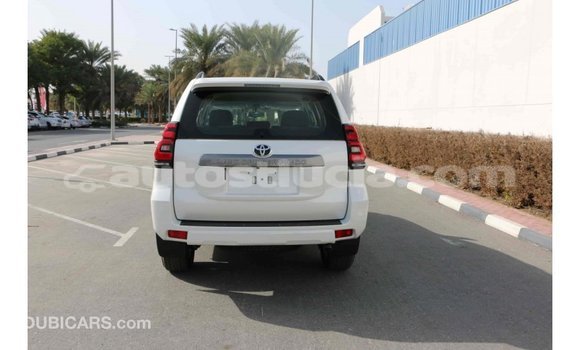 Acheter Import Voiture Toyota Prado Blanc à Import - Dubai, Anse-la-Raye Acheter Import Voiture Toyota Prado Blanc à Import - Dubai, Anse-la-Raye