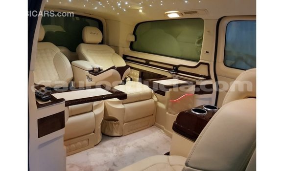 Buy Import Mercedes-Benz 250 Black Car in Import - Dubai in Anse-la-Raye Buy Import Mercedes-Benz 250 Black Car in Import - Dubai in Anse-la-Raye