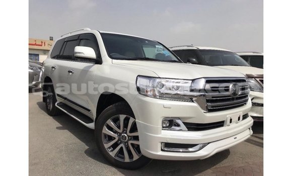 Buy Import Toyota Land Cruiser White Car in Import - Dubai in Anse-la-Raye Buy Import Toyota Land Cruiser White Car in Import - Dubai in Anse-la-Raye